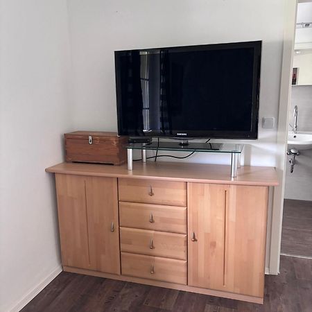 Ferienzimmer Mit Zwei Einzelbetten Und Gemeinschaftkueche Warnow  Esterno foto